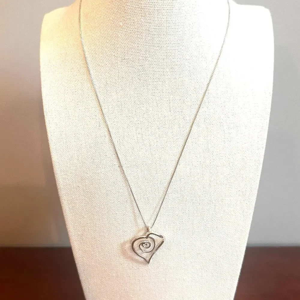 AGI Sterling Silver 925 ITALY Spiral Heart Box Chain Necklace Modern Jewelry